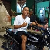 Busco conocer gente. Conocer.