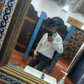 Trabajando. Busco pareja.