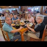 Empleado. Amigas y algo más lo que