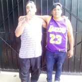 Busco ligar. Busco. Una. Chava de 19 a