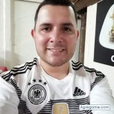 Chatear con erickmiranda2711 de Grecia