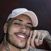 Bombero. Busco chatear. Una chica de