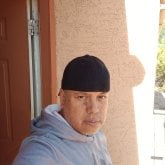 Busco pareja. I'm looking for a lady who