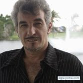 Encuentra Hombres solteros en Miami Shores