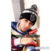 Trabajo. Busco pareja. Instagram