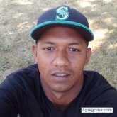 Busco hacer amistades. Chicas solteras.