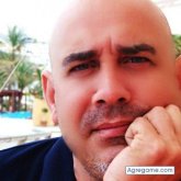 alexhdez73 chico soltero en Vecindario