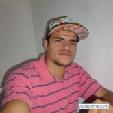 Busco pareja. Mulher. Homem. Mulher.