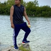 Amistad. Fútbol y básquetbol.