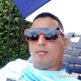 Busco hacer amistades. Una muchacha