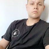 Trabajador. Busco ligar. Divertirme