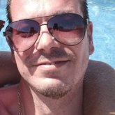 Autónomo. Busco pareja. Mujer.