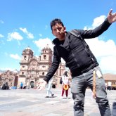 Negociante. Busco pareja. Chicas