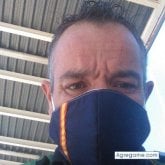 No. Busco ligar. Mujeres. Alegré.