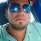 Busco pareja. Linda delgada. Soltero