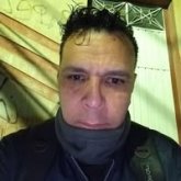 Soy montacarguista. Busco pareja. Estoy