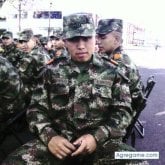 Essteban chico soltero en Bogotá
