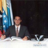 Guzerat chico soltero en San Cristóbal