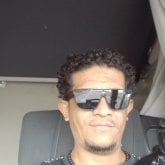 Chofer. Busco conocer gente. No me fijo