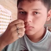 Una chica que me aga feliz. Un chico.