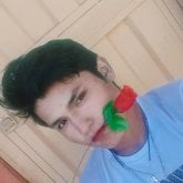 Una chica soltera y que tenga de 22 a 18