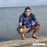 Busco pareja. Conocer amigas. Bueno