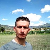 Mujer morena 36 con. Un hombre con