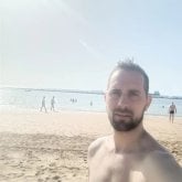 Estudiante. Mujer, de 40 o menos.