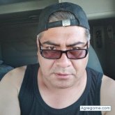 Mujeres. Alegre y trabajador. Viajar.