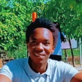 Estudiante. Busco pareja. Una chica con