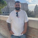 Camarero. Busco conocer gente. Alegre,