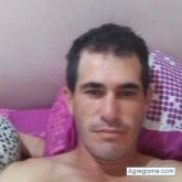 Busco pareja. Socorro. Una persona