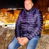 Conocer gente y ya se vera. Romántico