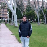 Busco pareja. Mi nombre es Khaled, busco