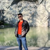 Busco ligar. Estoy buscando una chica de