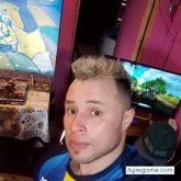 Adrián, Chico de Baradero para Chicos en Agregame.