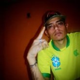 Comprensible y amoroza. Soltero con