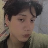 Busco ligar. Una persona mayor con quien