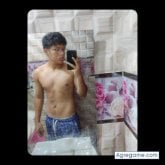 Busco ligar. Una persona alegre.