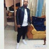 Caobo chico soltero en Santo Domingo Oeste