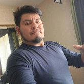 Me gusta jugar fútbol. Hola me llamo