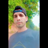 Trabajo. Busco pareja. Buco mujeres.