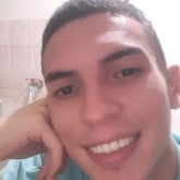 Conocer gente divertirme. Alegre