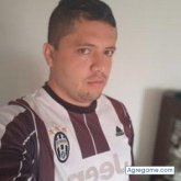 Empleado. Busco pareja. Mujeres de 25 a