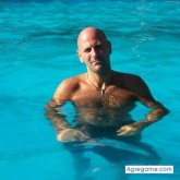 el22 chico soltero en Lanús