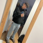 Busco ligar. Persona q quiera algo