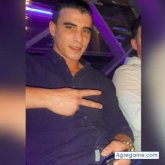 Soltero. Busco pareja. Busco una chica.