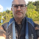 Una pareja.honesta de buenos m9dales.