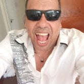 Gerente. Busco pareja. Busco alguien