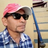 Encuentra Hombres solteros en Azul